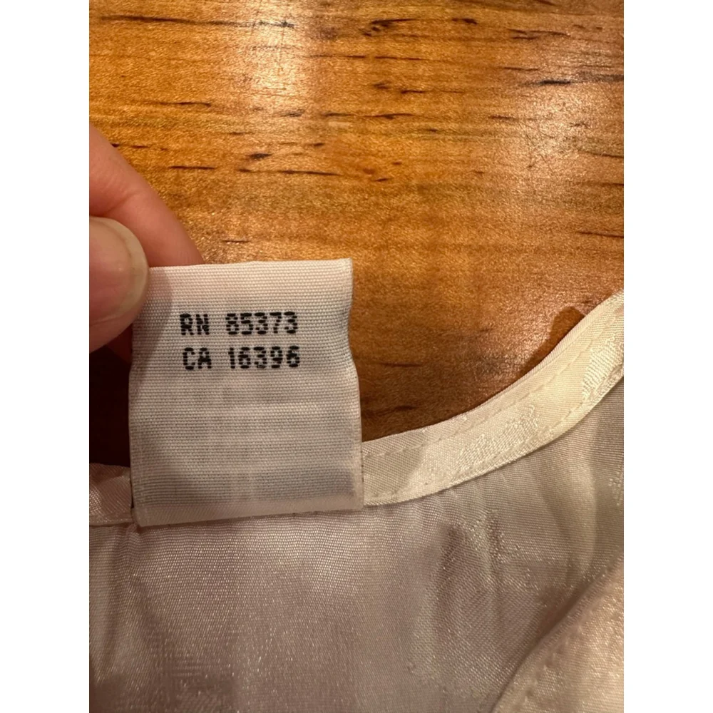 The Villager Liz Claiborne White Jacquard Satin Blouse Medium